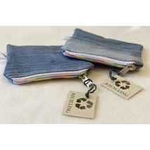 Kis méretű világos-csíkos farmer neszi, bármitartó, színátmenetes cipzárral Kis méretű világos-csíkos farmer neszi, bármitartó, színátmenetes cipzárral