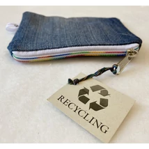 Kis méretű, világos farmer neszi, bármitartó, színátmenetes cipzárral