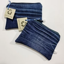 Mini neszi, bármitartó gyűrt anyagú sötétebb újrahasznosított farmerből Mini neszi, bármitartó gyűrt anyagú sötétebb újrahasznosított farmerből