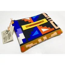 Kis méretű neszeszer élénk színes afrikai mintával fekete alapon