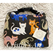 Fekete alapon kék cicás roll up uzsonnás táska