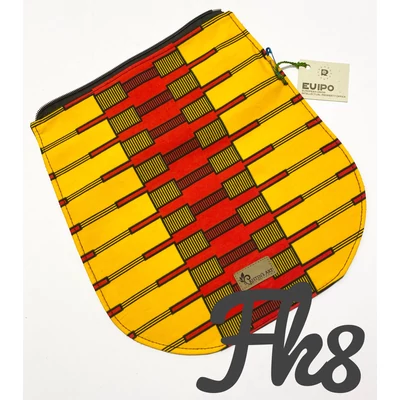 Sárga-piros afrikai mintás fedél fekete cserélhető fedelű hátitáskához