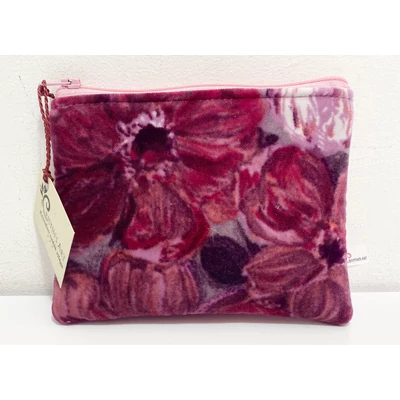 Kis méretű bársonyos neszeszer pink rózsákkal